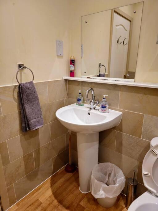 2 Bedroom Modern Stylish Apt In Glasgow City Centre Exterior foto