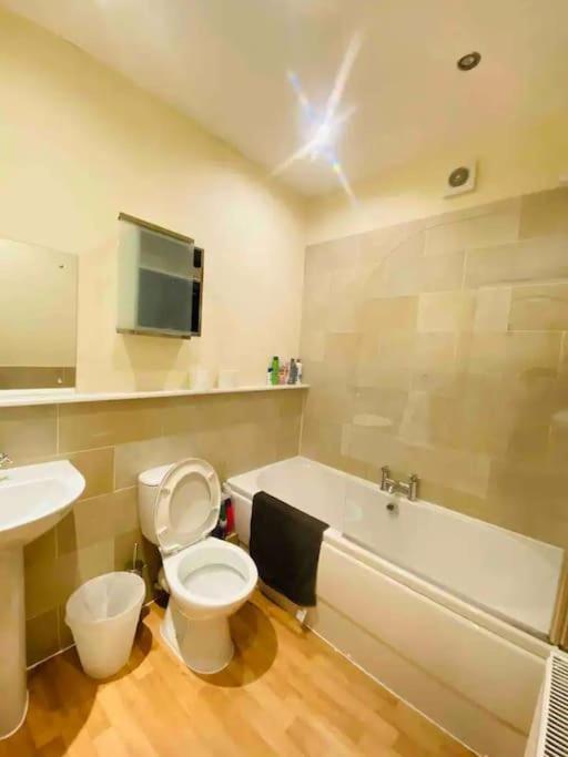 2 Bedroom Modern Stylish Apt In Glasgow City Centre Exterior foto